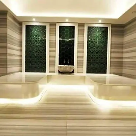 Luxury With Gym And Pool Floor40